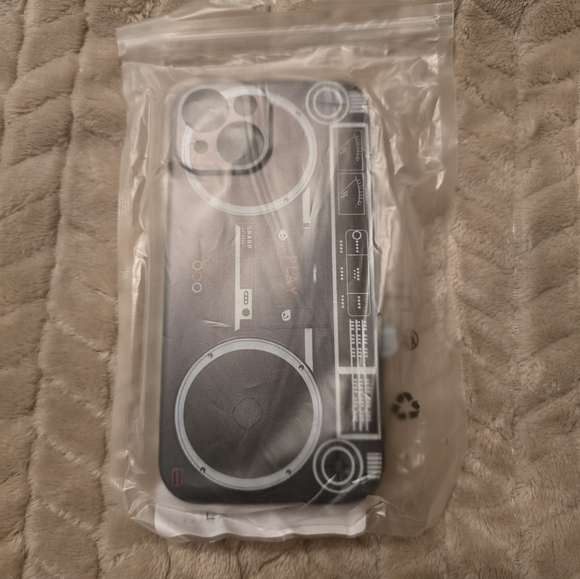 NWT Retro Cellphone Cover/Case for Iphone15 - Picture 3 of 4